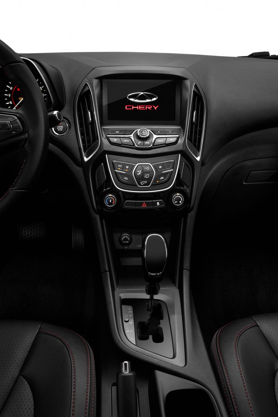 Детали интерьера Chery Arrizo 5 2018 года  (LA) (фото 3 из 11)